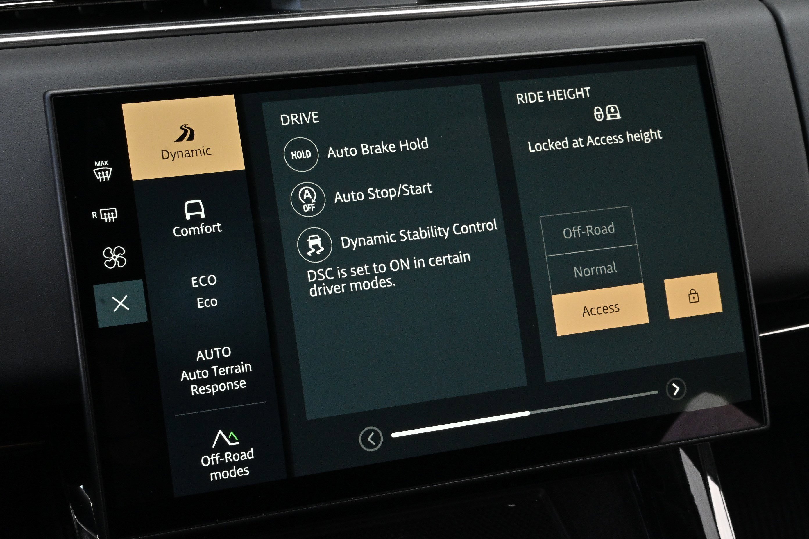 Used 2025 Land Rover Range Rover Sport SE AWD/4WD image 33