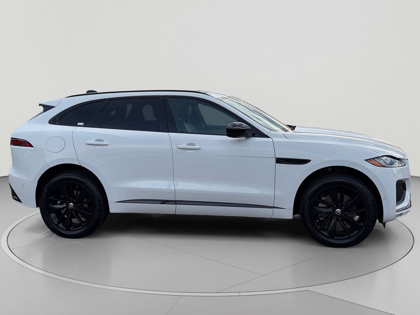 Certified 2026 Jaguar F-PACE R-Dynamic S AWD/4WD image 6