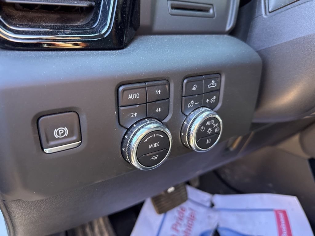 Used 2025 GMC Sierra 2500 AT4 AWD/4WD image 25