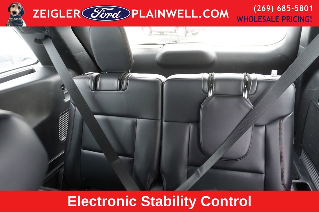 Used 2025 Ford Explorer ST-Line w/ ST-Line Street Pack image 13
