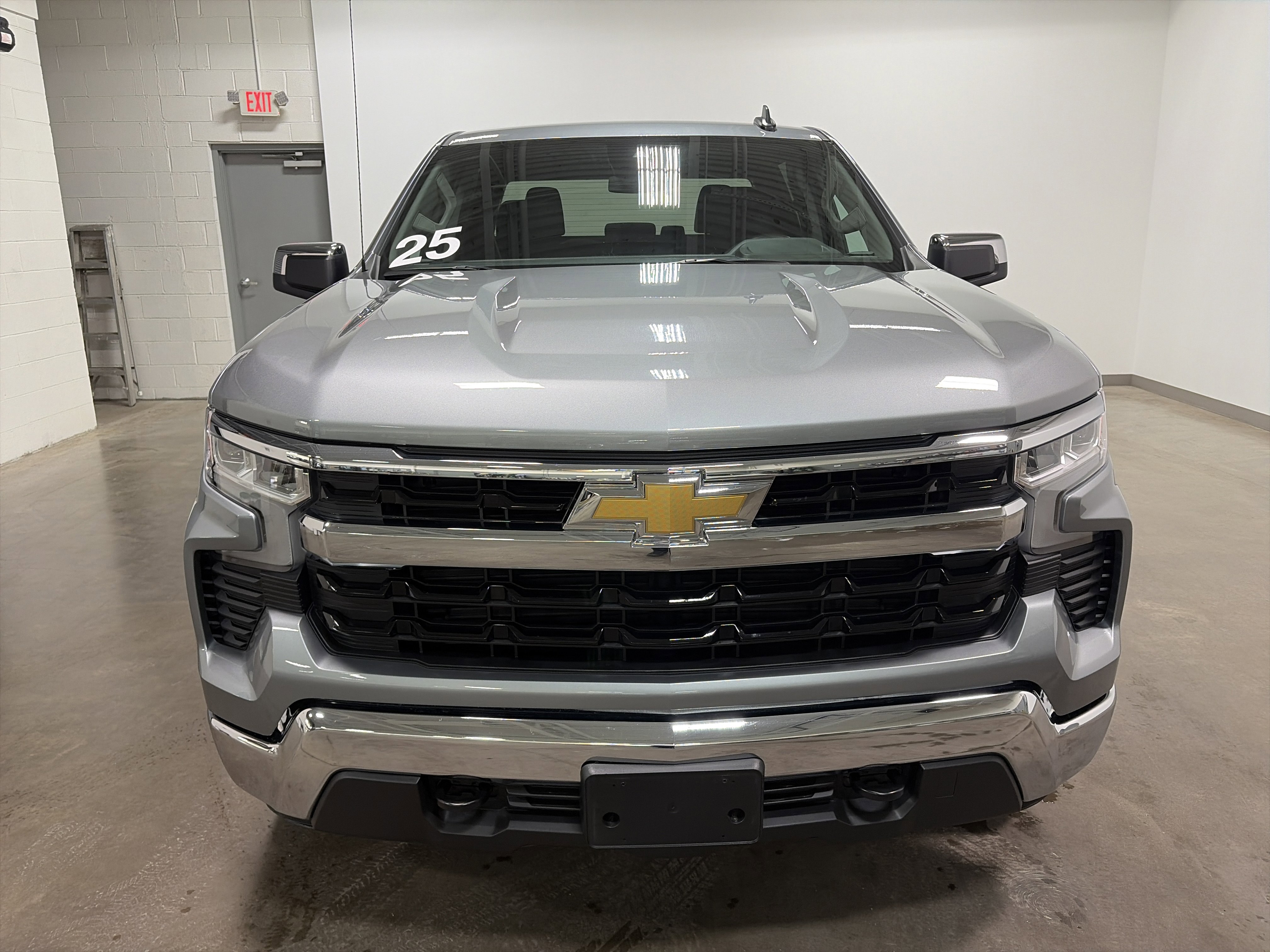 Used 2025 Chevrolet Silverado 1500 LT image 7