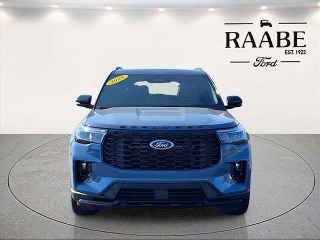 New 2025 Ford Explorer ST-Line w/ Premium Package AWD/4WD image 2