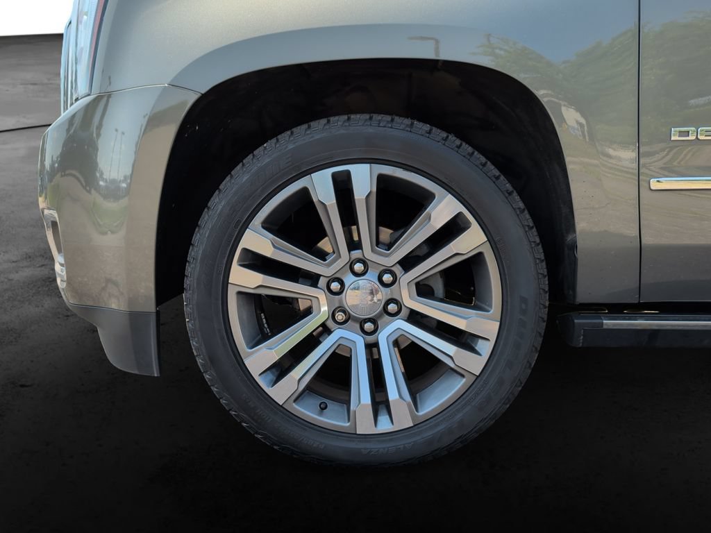 Used 2018 GMC Yukon XL Denali w/ Denali Ultimate Package AWD/4WD image 9