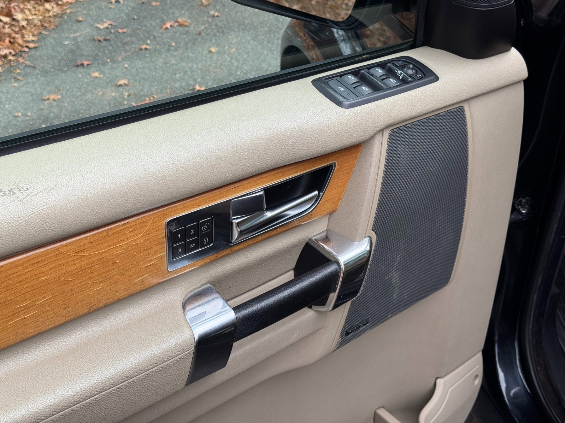 Used 2012 Land Rover LR4 HSE LUX image 20