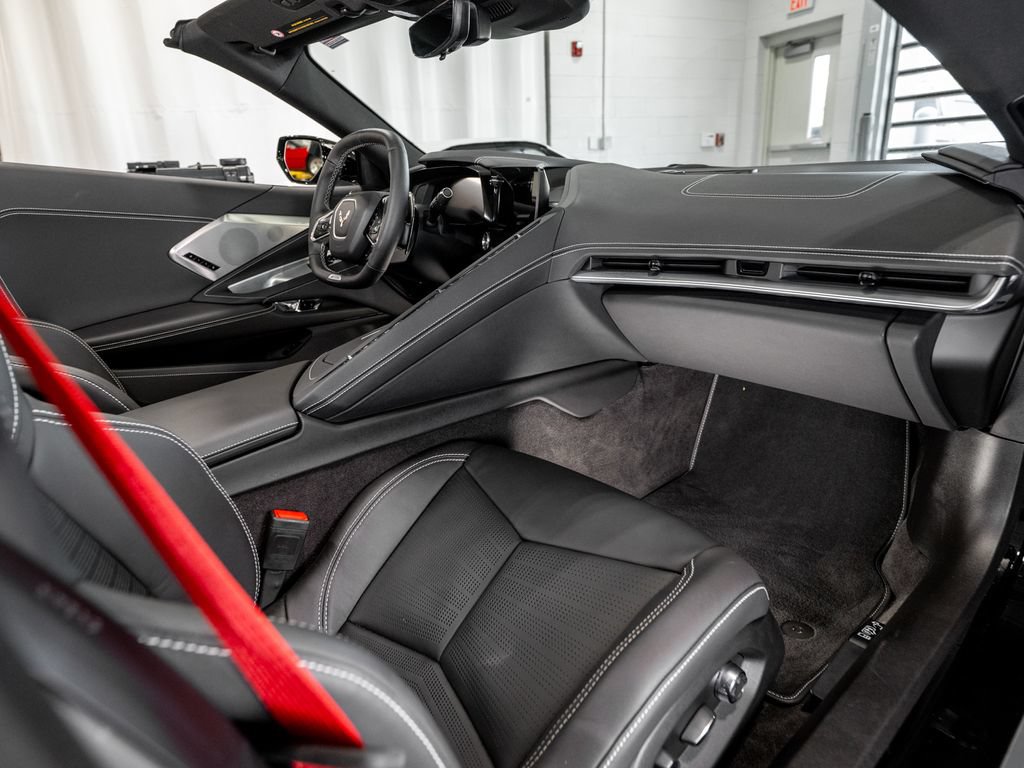 Used 2024 Chevrolet Corvette Z06 RWD image 18