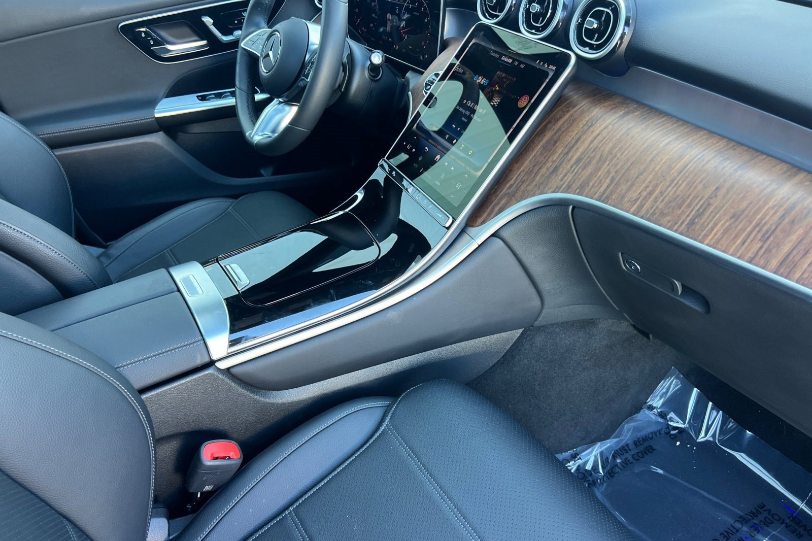 Certified 2026 Mercedes-Benz GLC 300 image 33