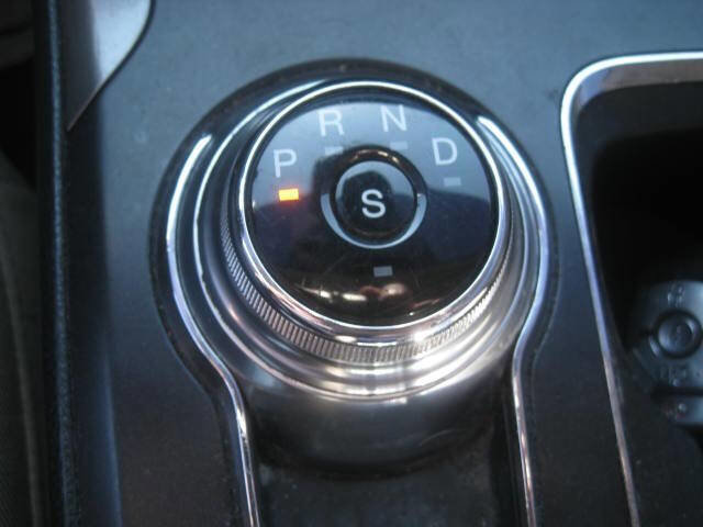 Used 2019 Ford Fusion SE image 26