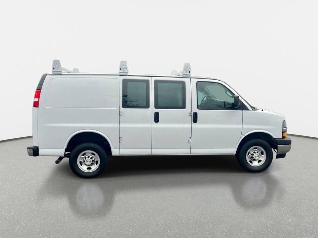 Used 2023 Chevrolet Express 2500 w/ Driver Convenience Package RWD image 5