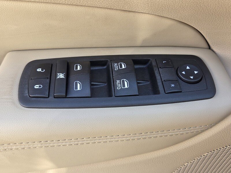 Used 2022 Jeep Grand Cherokee Laredo E AWD/4WD image 22