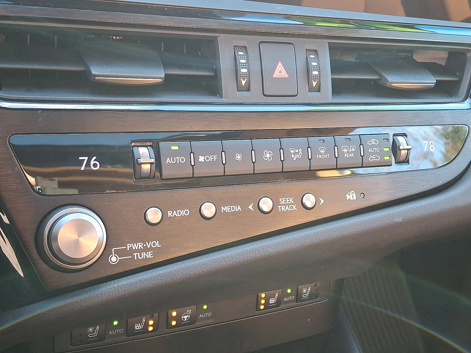 Certified 2023 Lexus ES 350 w/ Premium Package image 17