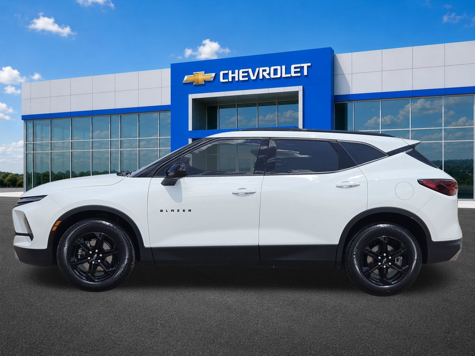 Certified 2023 Chevrolet Blazer LT w/ Midnight/Sport Edition FWD image 3