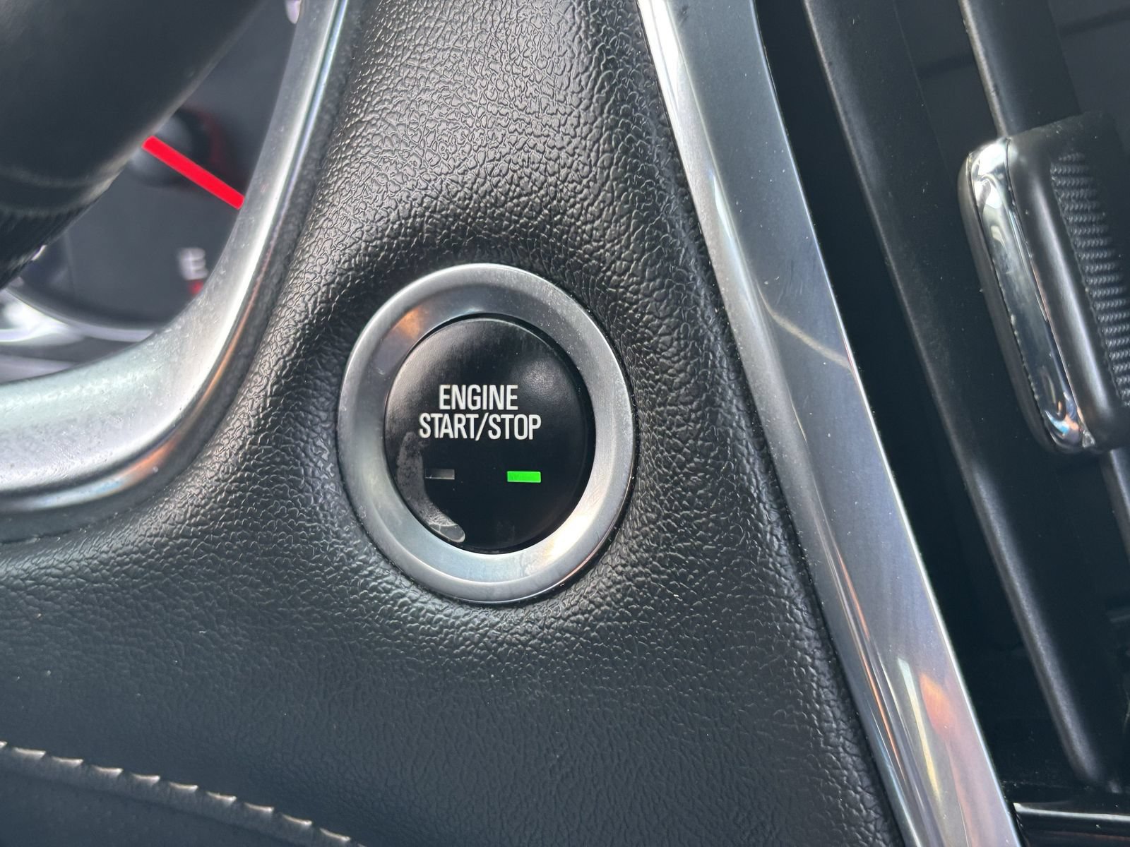 Used 2022 Chevrolet Traverse Premier w/ Redline Edition FWD image 8
