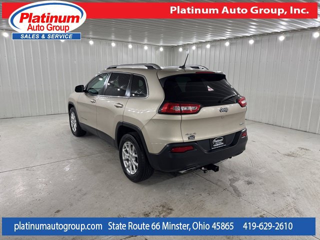 Used 2015 Jeep Cherokee Latitude w/ Comfort/Convenience Group AWD/4WD image 3