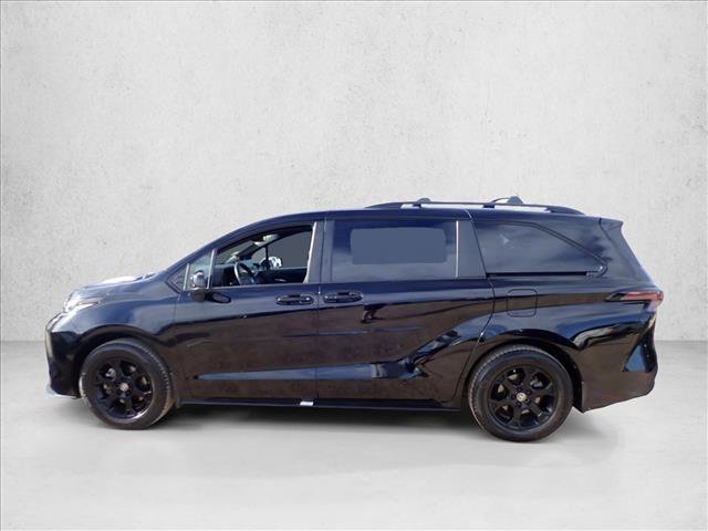 Used 2025 Toyota Sienna XLE Woodland Edition video 2