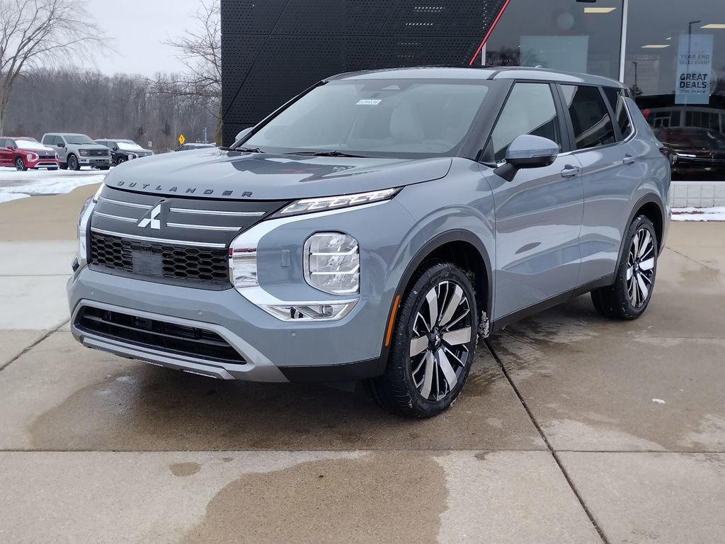 New 2026 Mitsubishi Outlander SE image 1