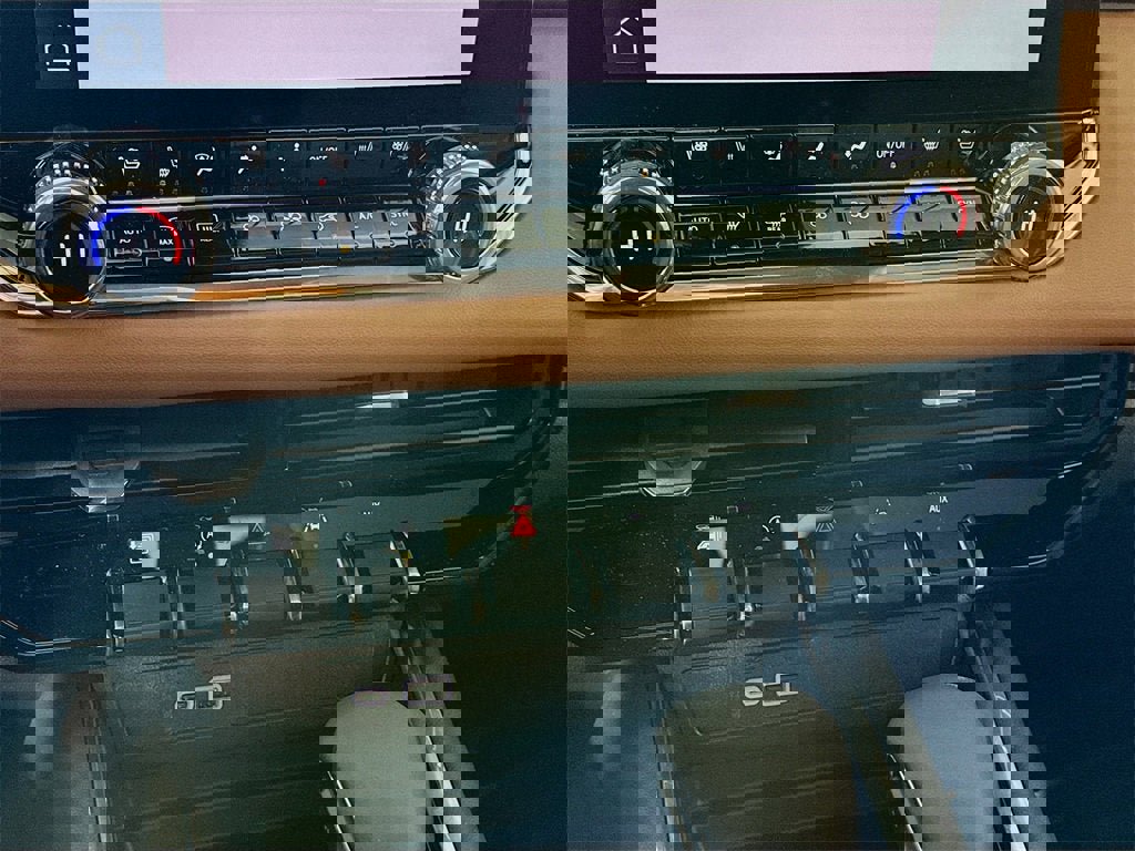 New 2026 GMC Canyon AT4 w/ Technology Plus Package image 11