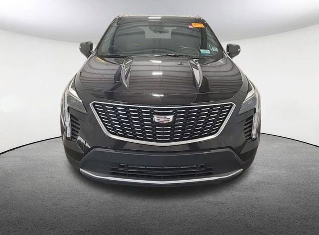 Used 2022 Cadillac XT4 Premium Luxury w/ Safety Alert Package image 2
