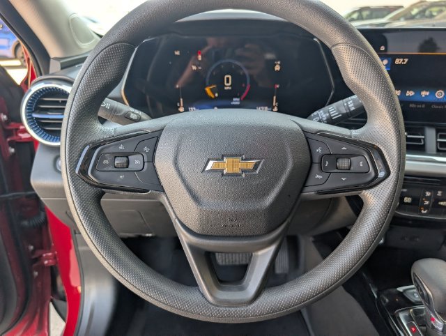 Used 2026 Chevrolet Trax LT FWD image 12