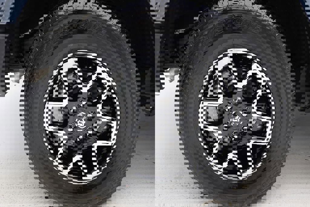 Used 2025 Ford Bronco Outer Banks image 10