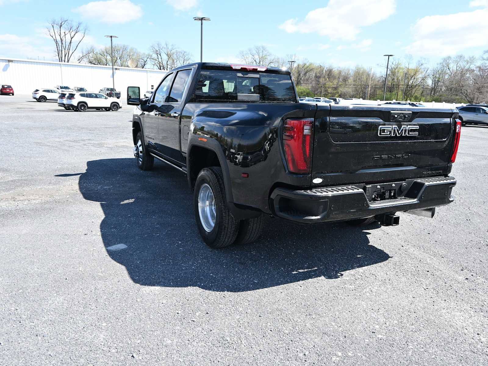 New 2026 GMC Sierra 3500 Denali w/ Denali Reserve Package AWD/4WD image 6