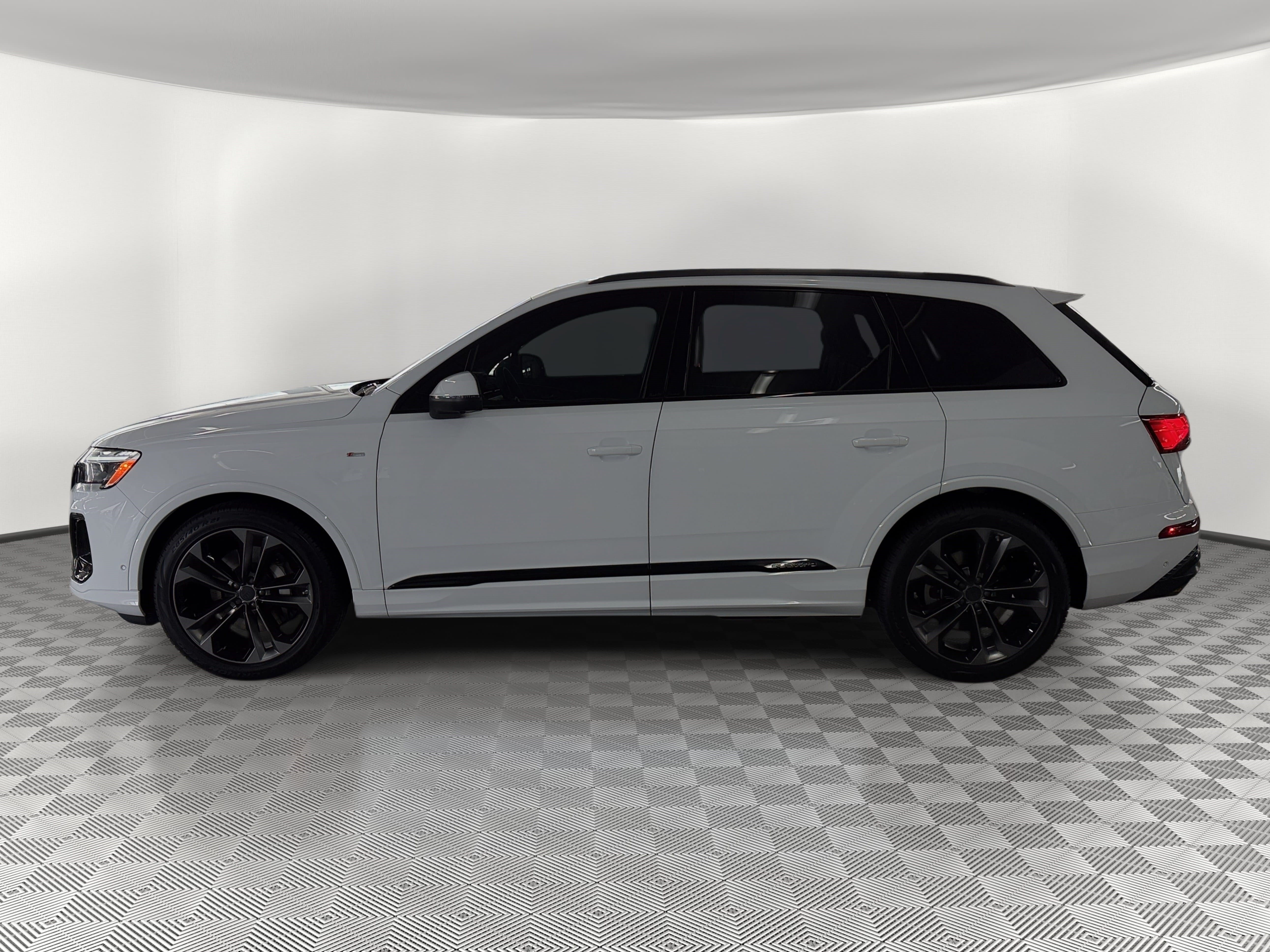 New 2026 Audi Q7 Premium Plus AWD/4WD image 2