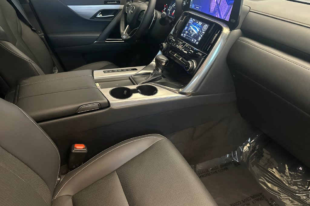 Used 2023 Lexus LX 600 F Sport AWD/4WD image 17