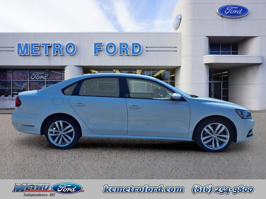 Used 2019 Volkswagen Passat 2.0T Wolfsburg w/ Wheels & Sunroof Package FWD image 2