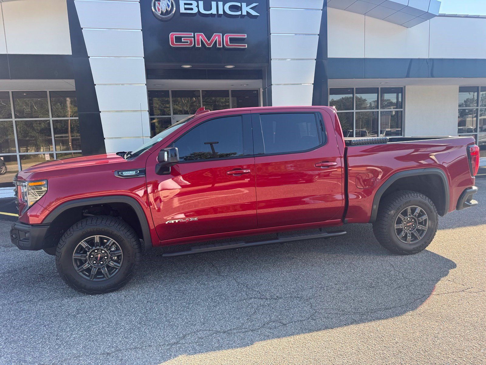 Used 2024 GMC Sierra 1500 AT4X AWD/4WD image 4