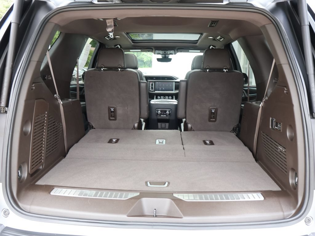 Used 2022 GMC Yukon Denali w/ Denali Premium Package AWD/4WD image 36