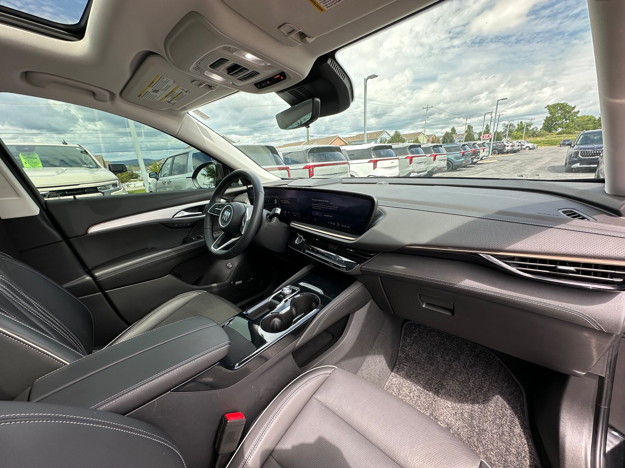 Used 2024 Buick Envision Avenir AWD/4WD image 19