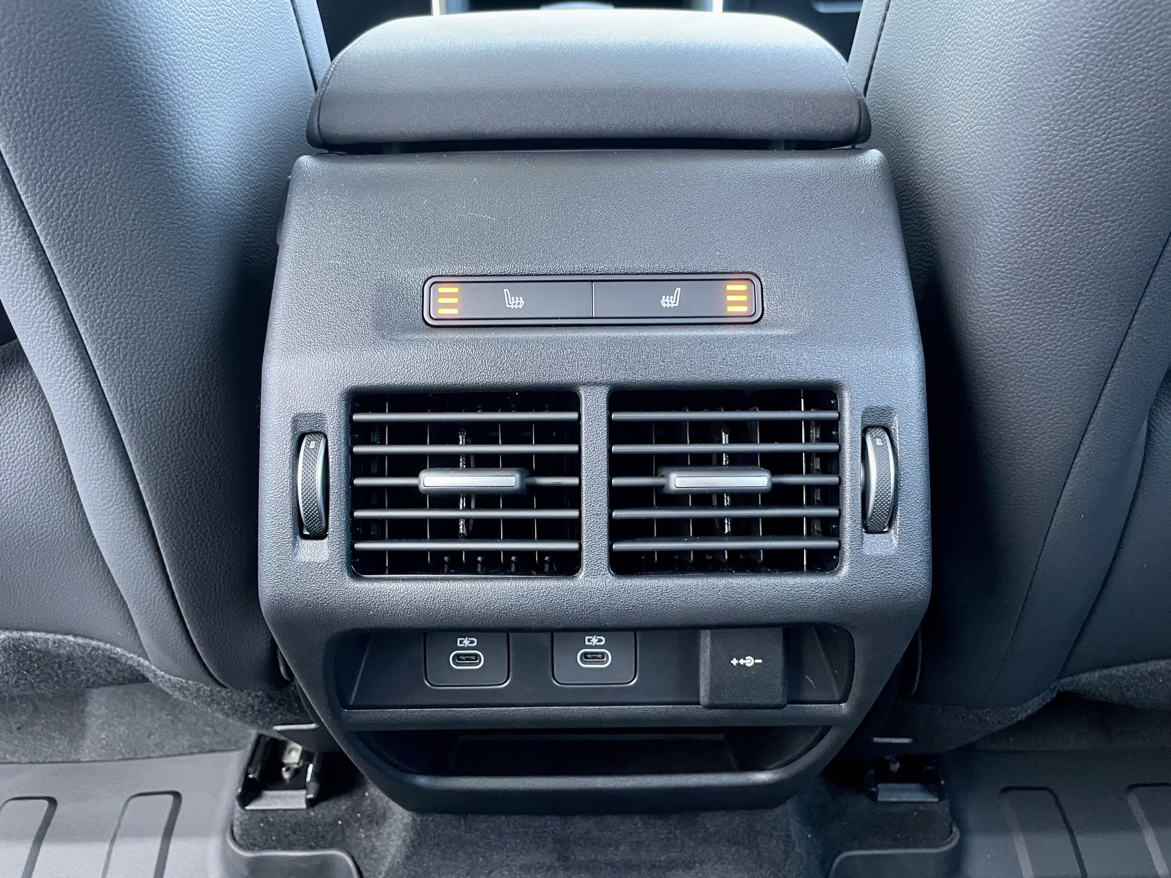 New 2025 Land Rover Discovery Sport S image 26