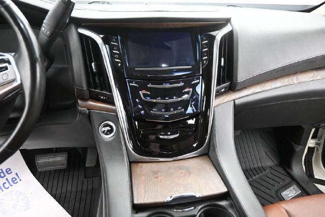 Used 2015 Cadillac Escalade Premium AWD/4WD image 23