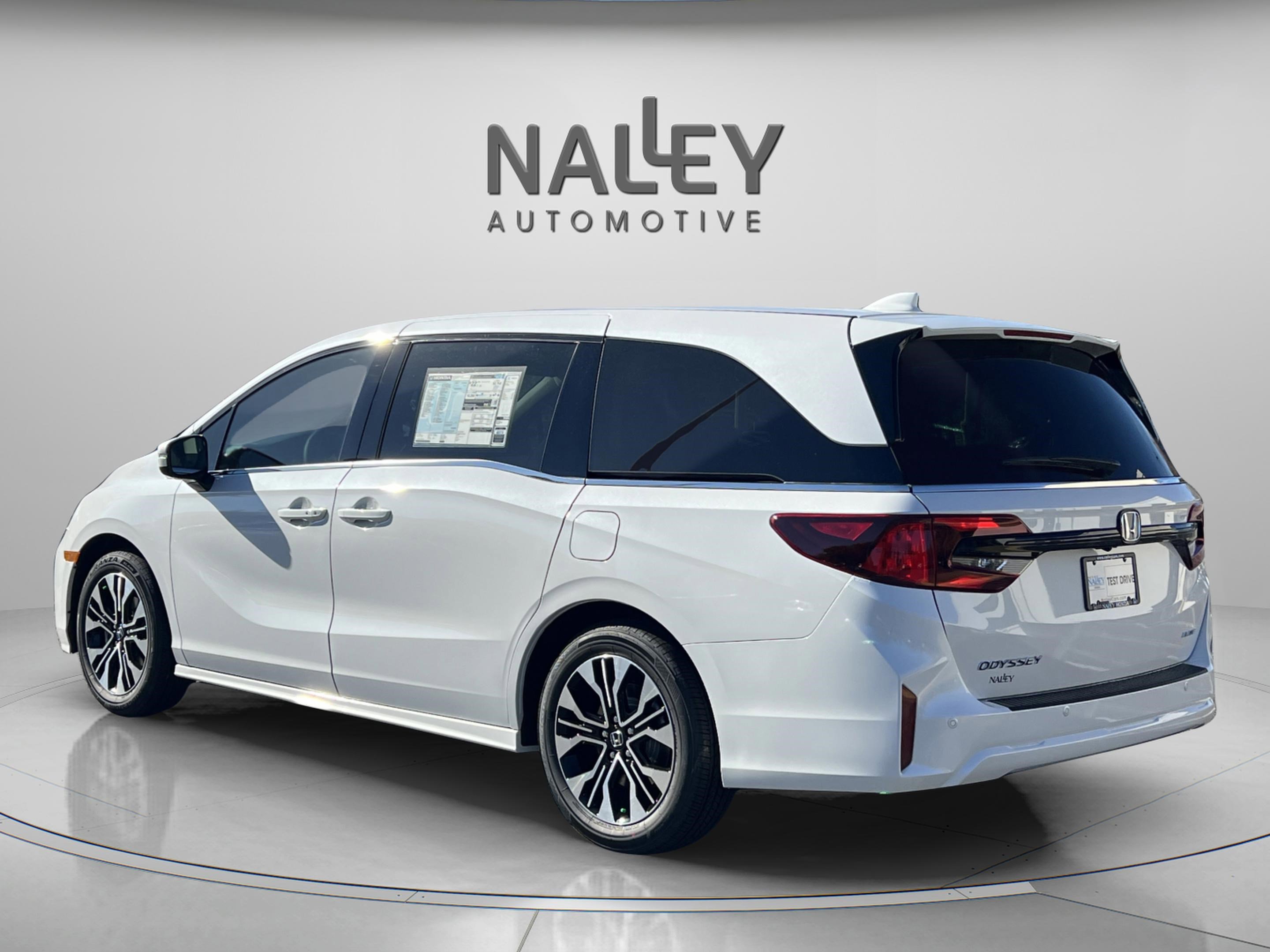 New 2026 Honda Odyssey Elite image 3