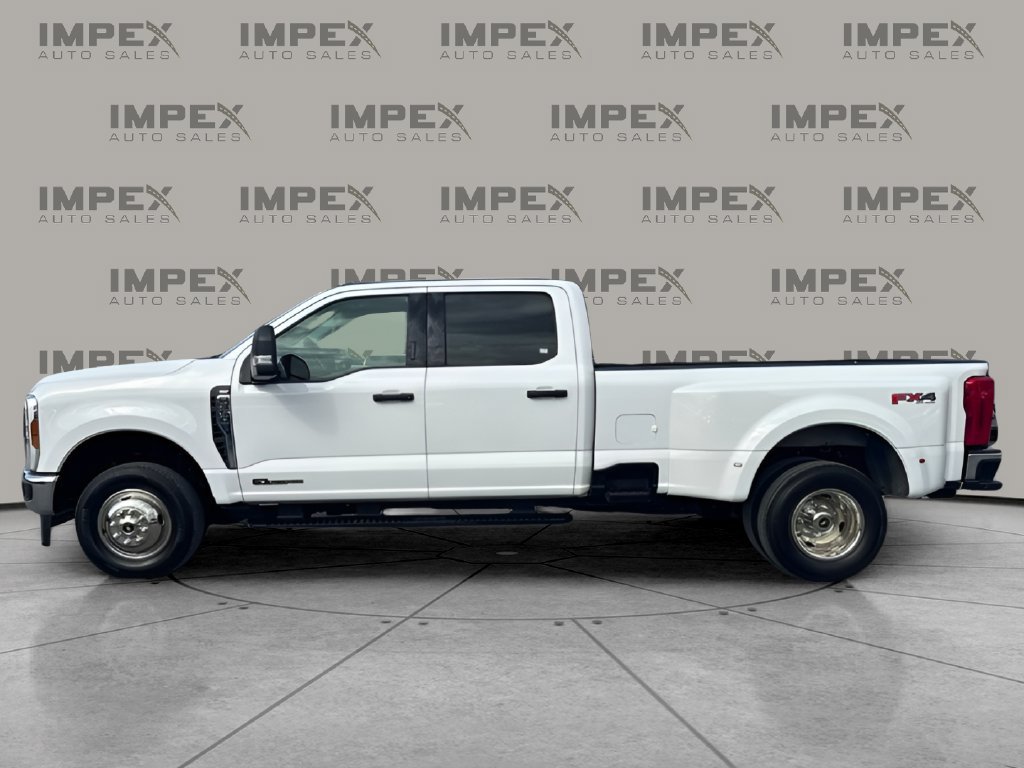 Used 2024 Ford F350 XLT AWD/4WD image 2