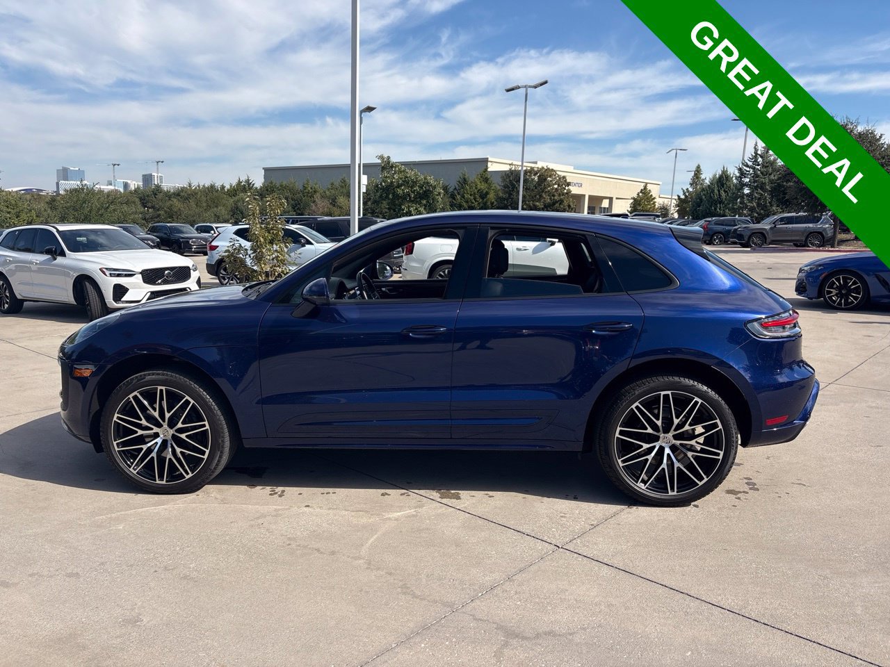 Used 2024 Porsche Macan w/ Premium Plus Package AWD/4WD image 10