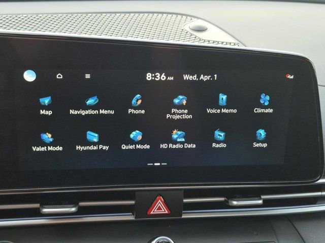 Used 2025 Hyundai Elantra SEL image 23