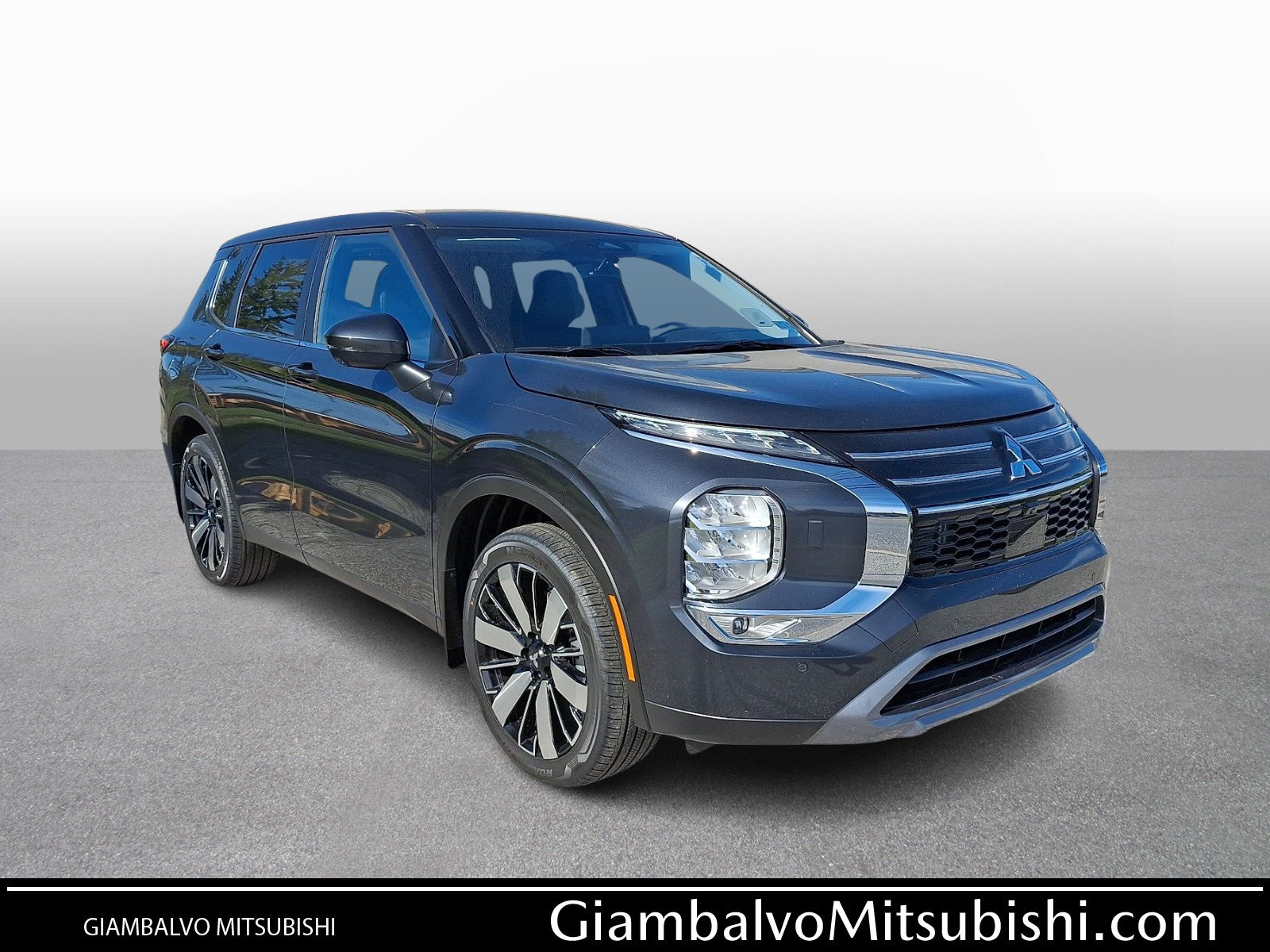 New 2026 Mitsubishi Outlander SE AWD/4WD image 1