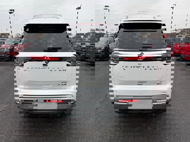 New 2025 Nissan Pathfinder Platinum w/ Cargo Package image 6