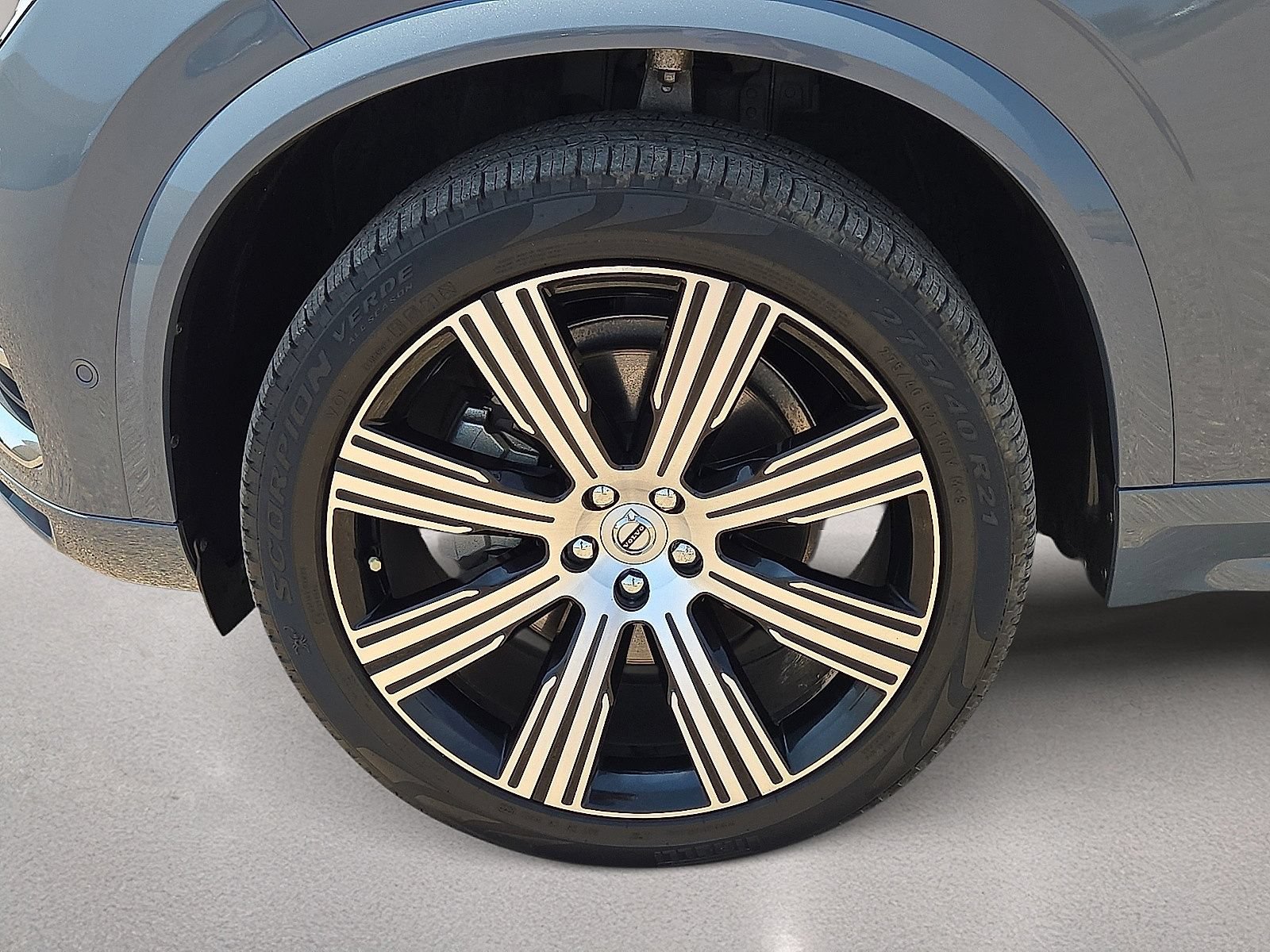 Used 2023 Volvo XC90 B6 Ultimate w/ Protection Package Premier AWD/4WD image 11