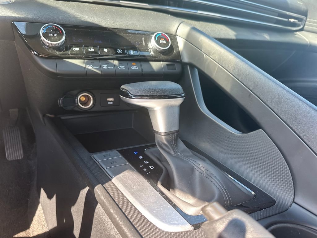 Used 2023 Hyundai Elantra SEL FWD image 19