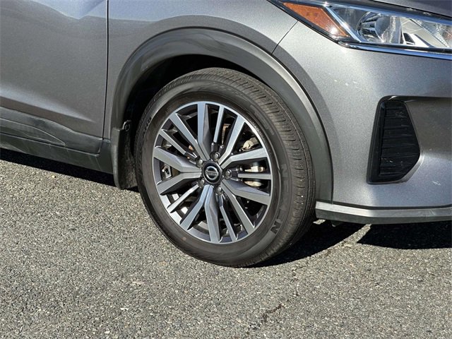 Used 2021 Nissan Kicks SV image 9