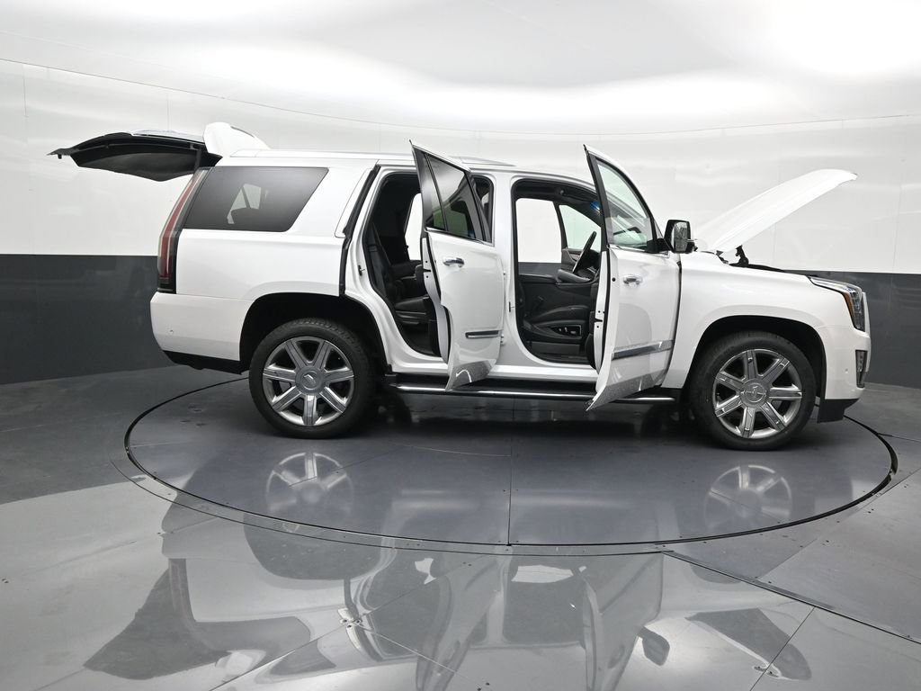 Used 2019 Cadillac Escalade Luxury RWD image 33