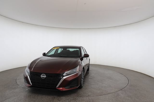 Used 2023 Nissan Altima 2.5 SV FWD image 32