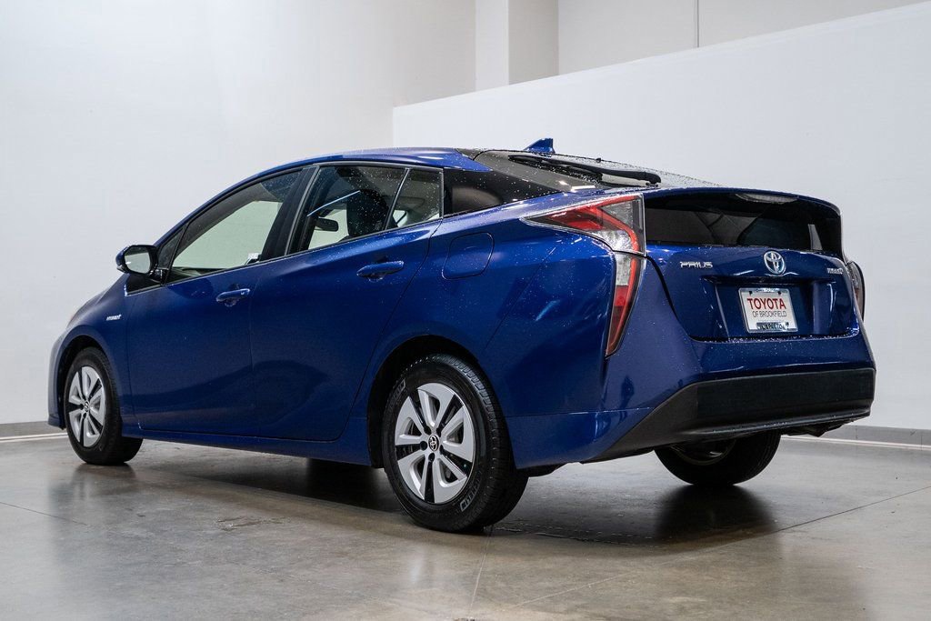 Used 2017 Toyota Prius Three image 4