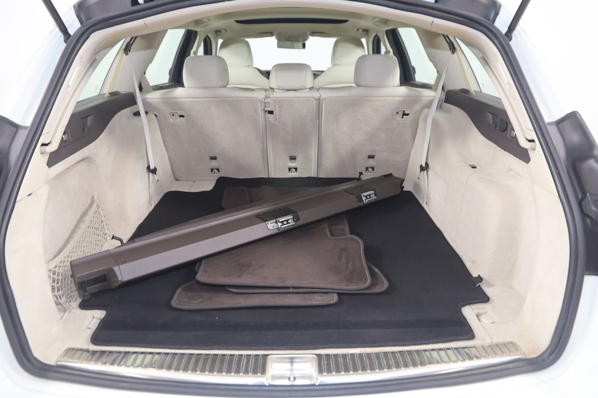 Used 2020 Mercedes-Benz E 450 4MATIC Wagon w/ Premium Package image 53
