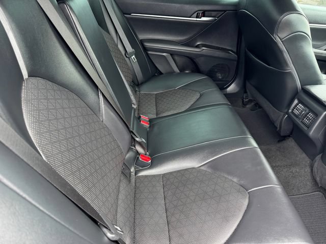 Used 2022 Toyota Camry XSE FWD image 8