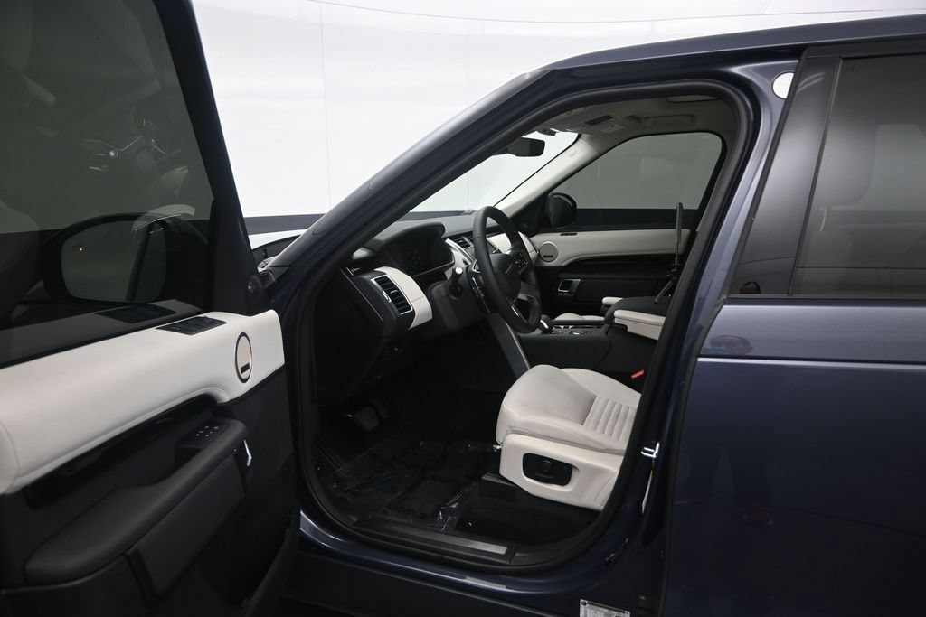 Used 2024 Land Rover Discovery S AWD/4WD image 10
