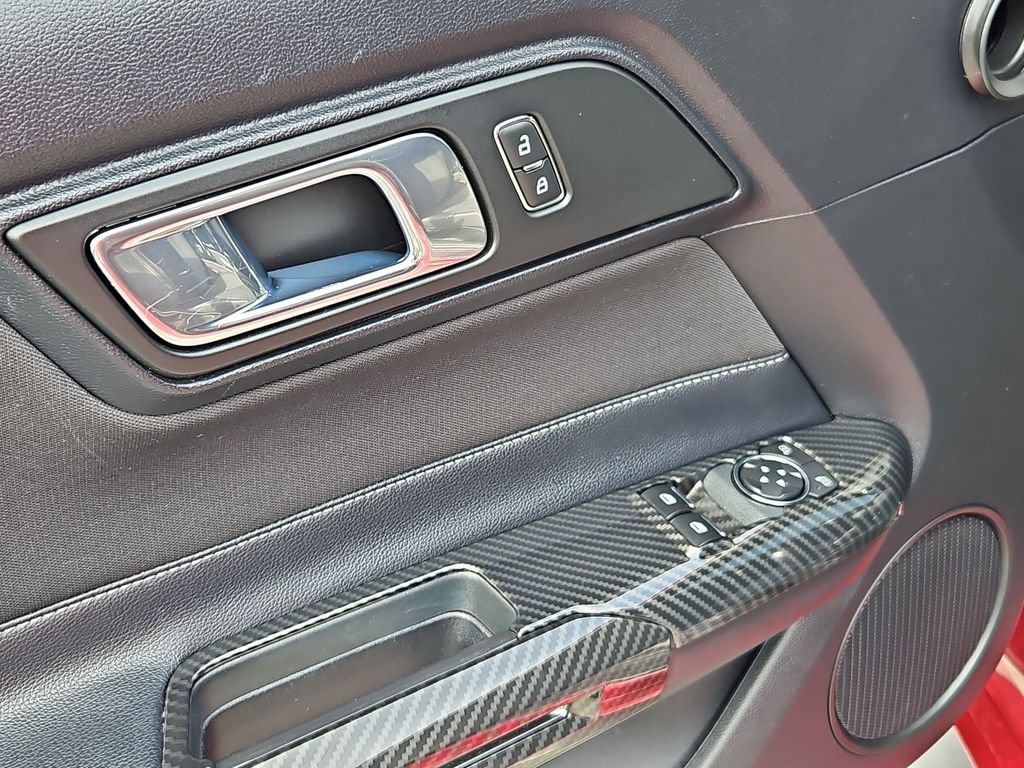 Used 2018 Ford Mustang Coupe RWD image 11