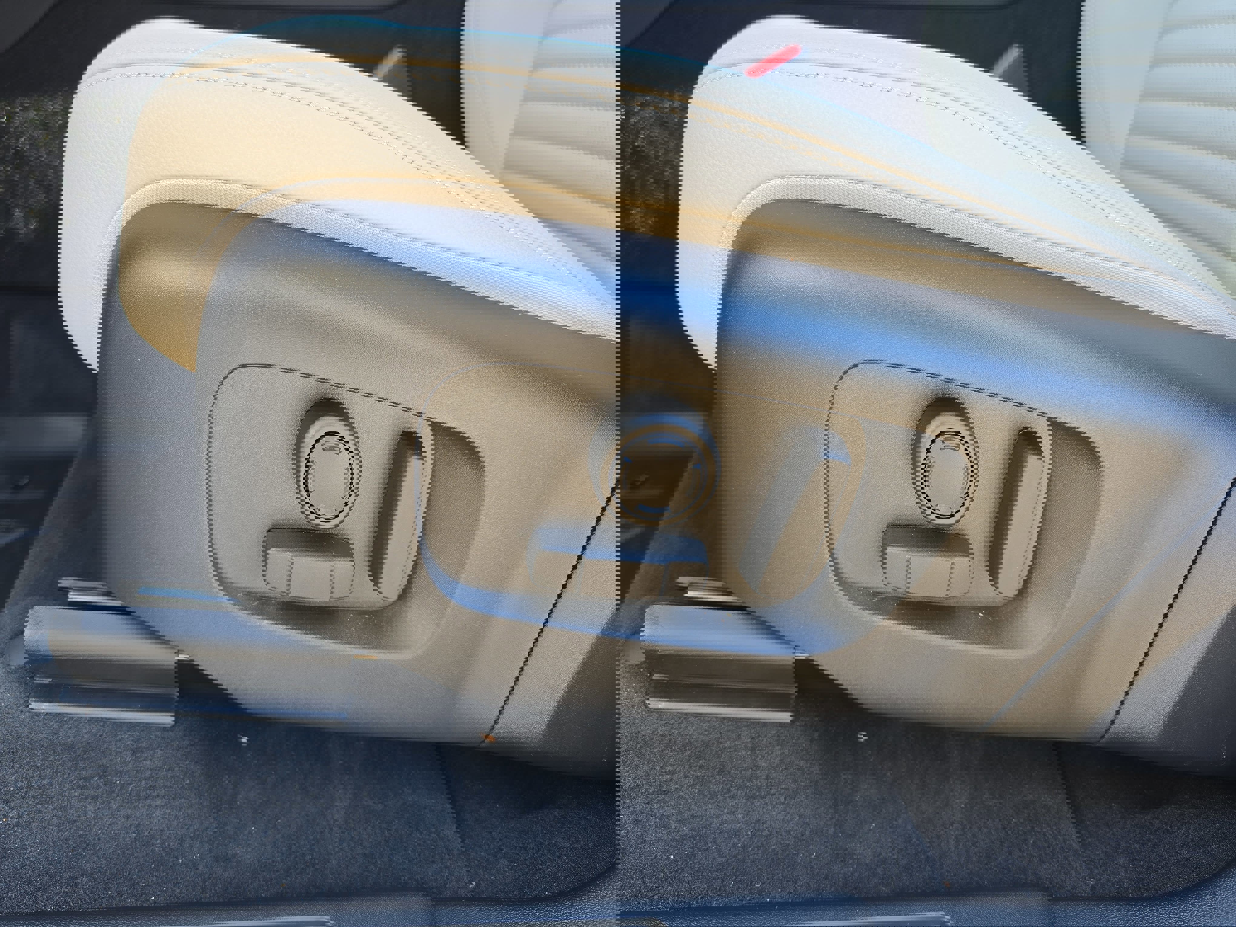 New 2025 Land Rover Discovery Sport S image 29