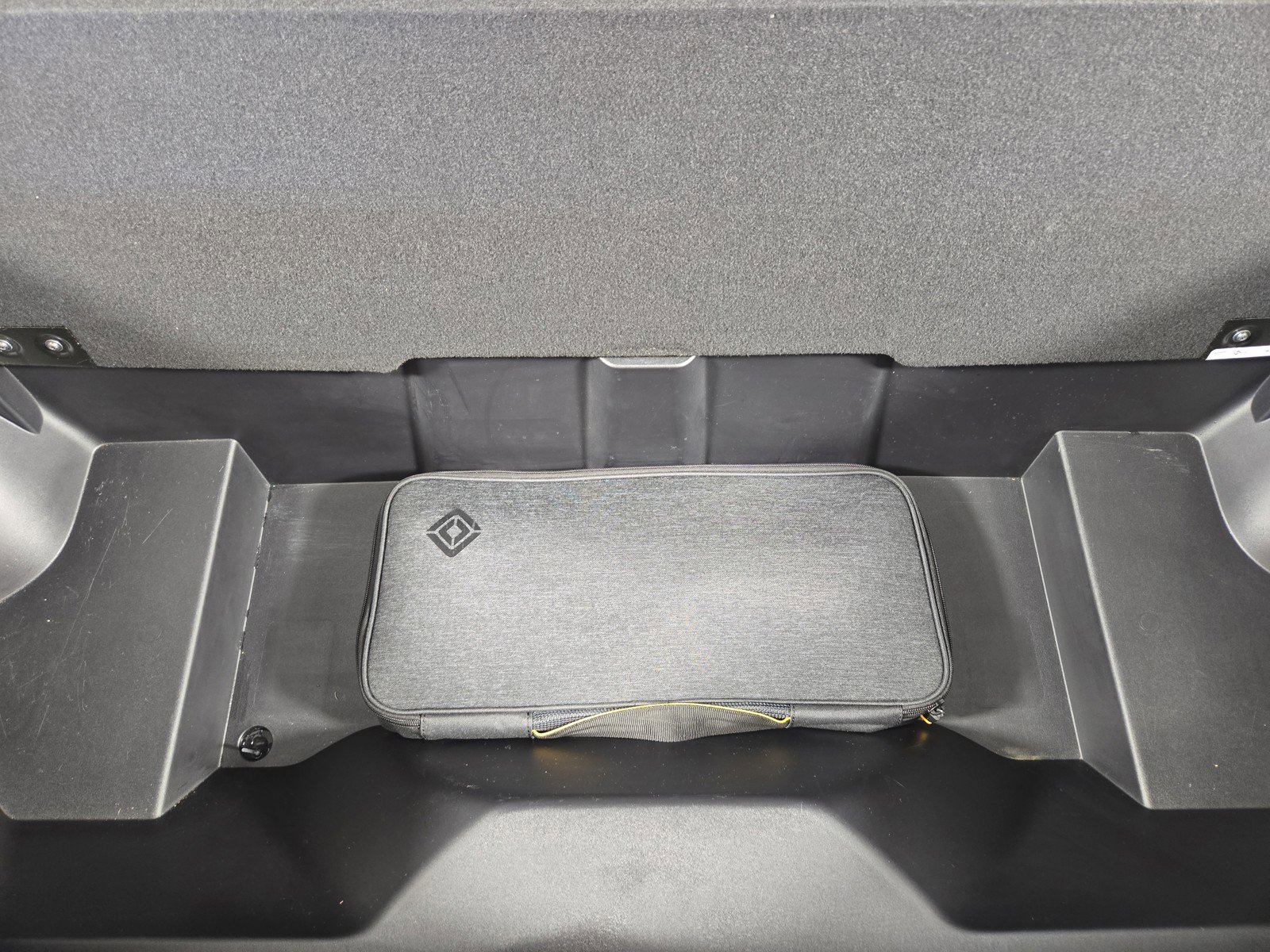 Used 2023 Rivian R1S Launch Edition image 14